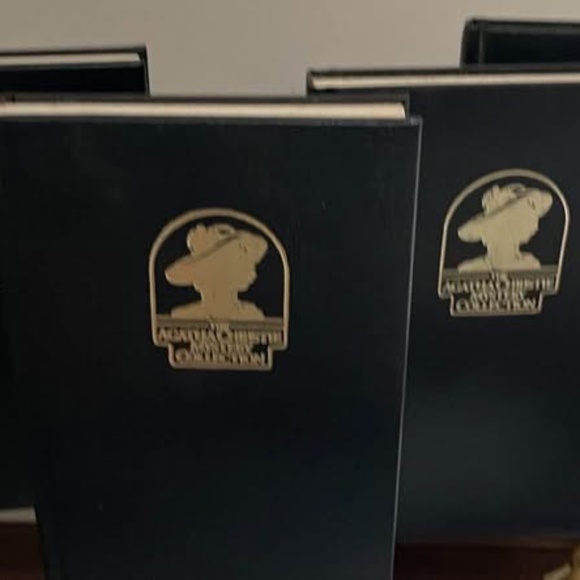 Agatha Christie Hardcover Mystery Collection (Set of 4 Books) - Picture 2 of 5